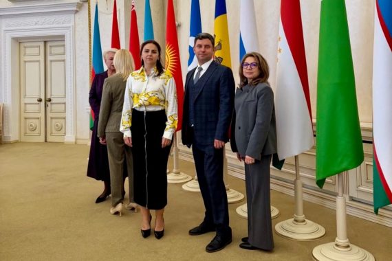 Нотариусы Подмосковья приняли участие в круглом столе посвященном защите прав несовершеннолетних в Минске
