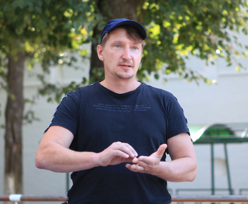 Нотариусы Подмосковья передали медикаменты больнице Луганска"