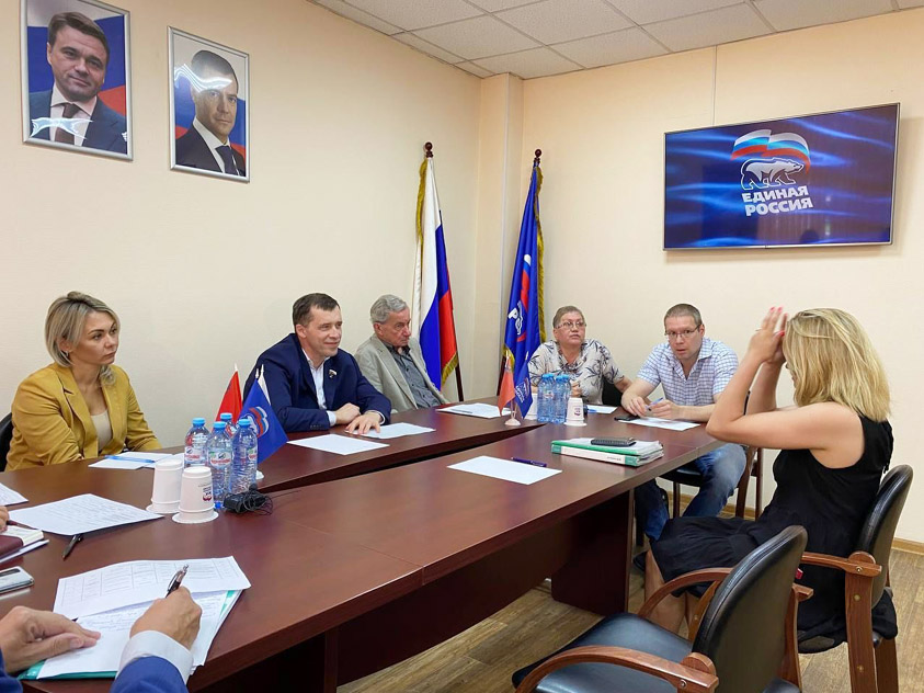 Нотариусы Подмосковья приняли активное участие в неделе правовой помощи «Единой России»"