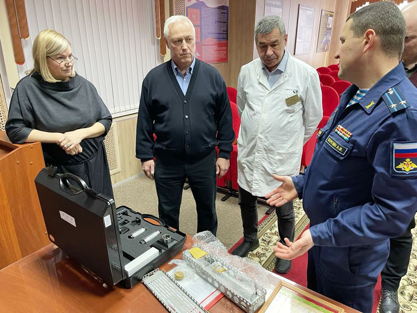 Нотариусы Подмосковья передали госпиталю необходимое медоборудование"