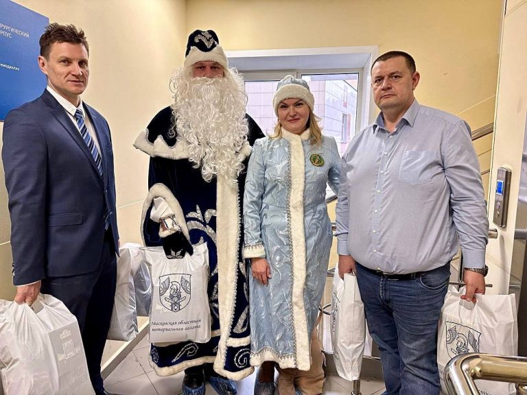Нотариусы Подмосковья передали помощь для участников СВО, находящихся в ФГБУ «НМИЦ ВМТ им. А.А.Вишневского» Минобороны России"