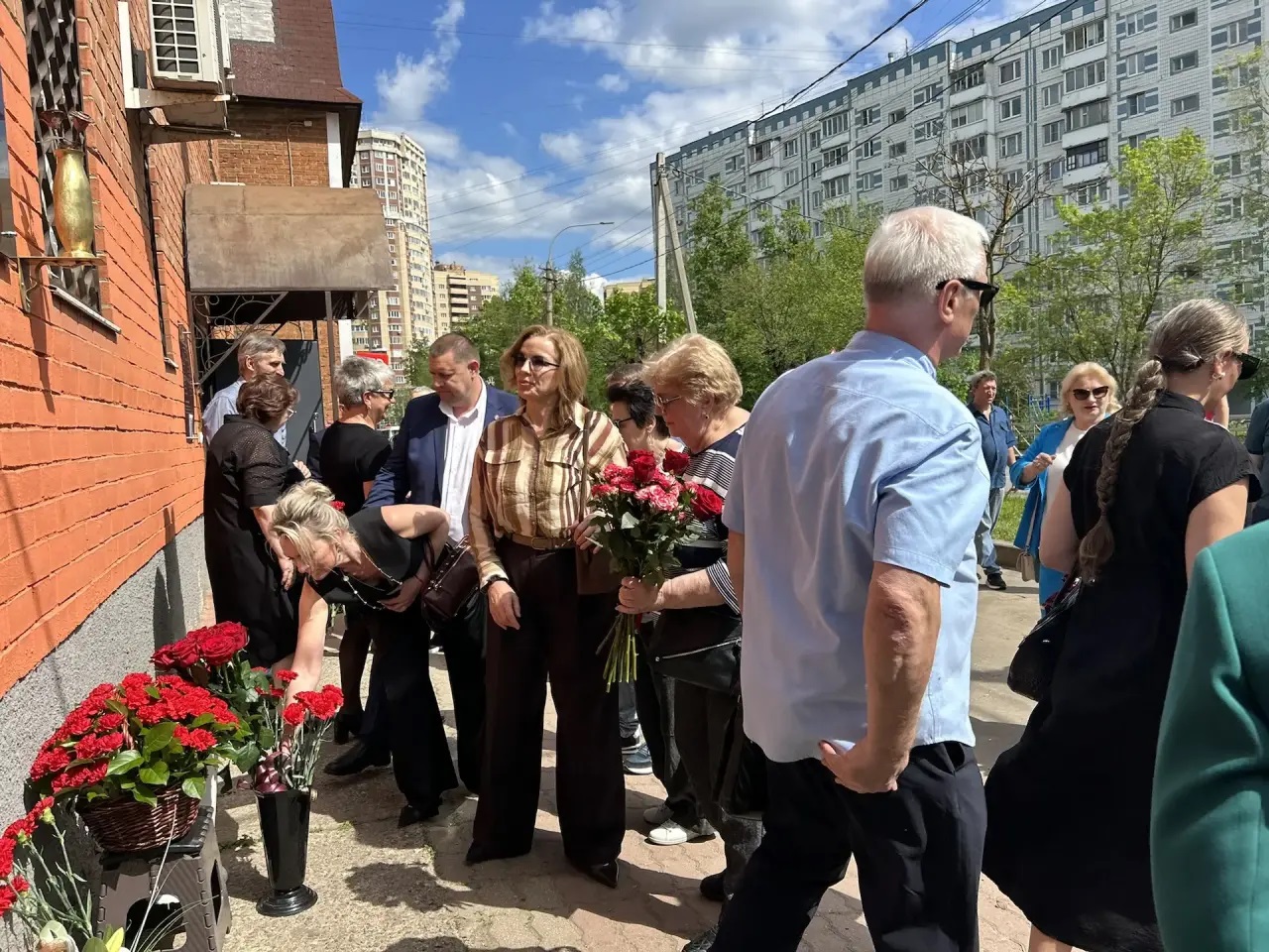 Торжественное открытие доски памяти в честь руководителей МоНП В.Б. Челышева и О.В. Петринского"